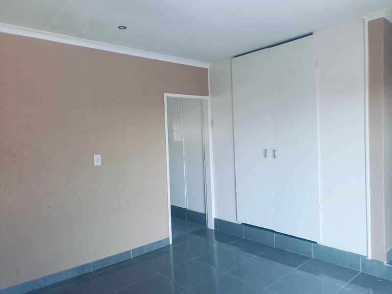 To Let 3 Bedroom Property for Rent in Bramley Gauteng