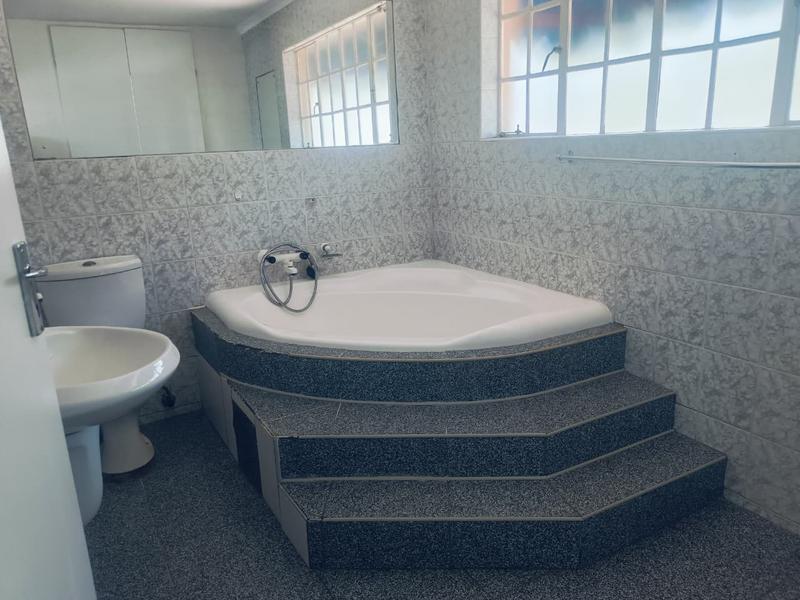 To Let 3 Bedroom Property for Rent in Bramley Gauteng