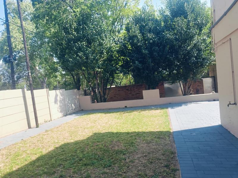 To Let 3 Bedroom Property for Rent in Bramley Gauteng