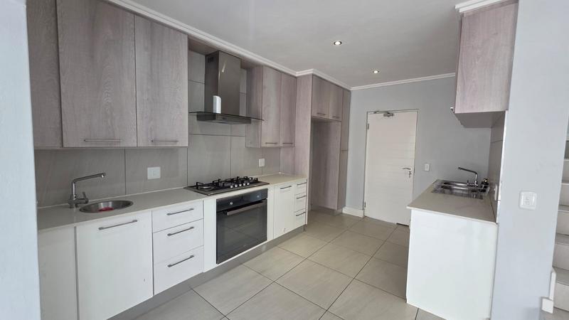 To Let 3 Bedroom Property for Rent in Bryanston Gauteng