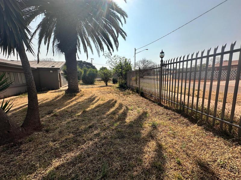 5 Bedroom Property for Sale in Erasmia Gauteng