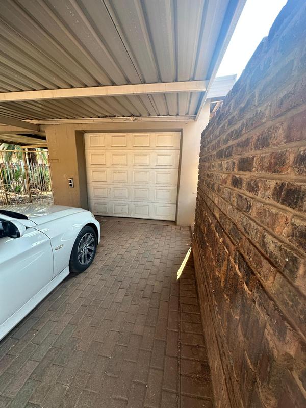 5 Bedroom Property for Sale in Erasmia Gauteng