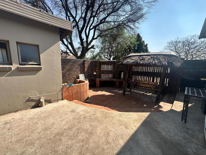 5 Bedroom Property for Sale in Erasmia Gauteng