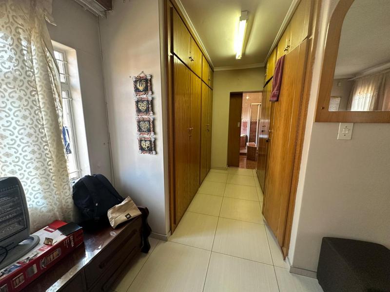 5 Bedroom Property for Sale in Erasmia Gauteng