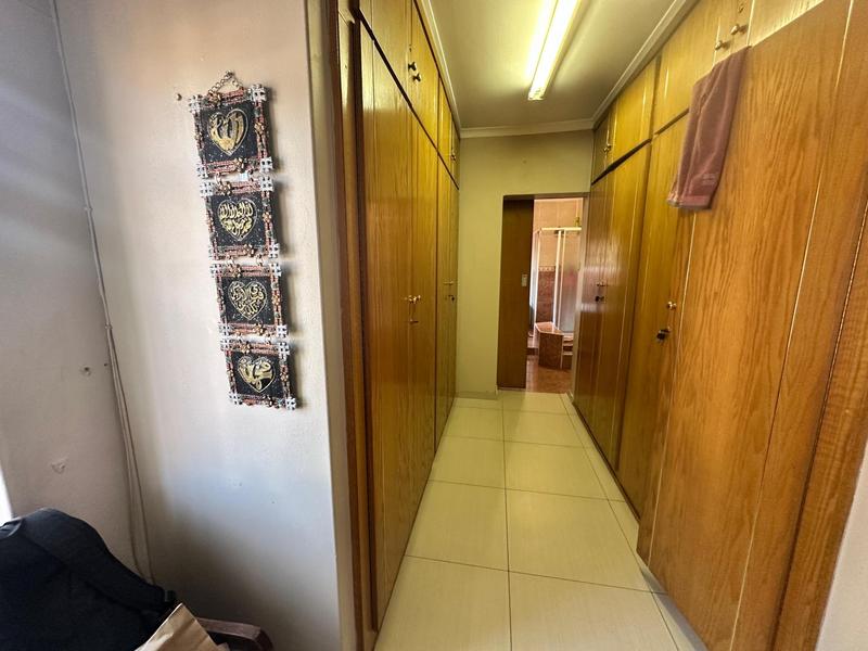 5 Bedroom Property for Sale in Erasmia Gauteng