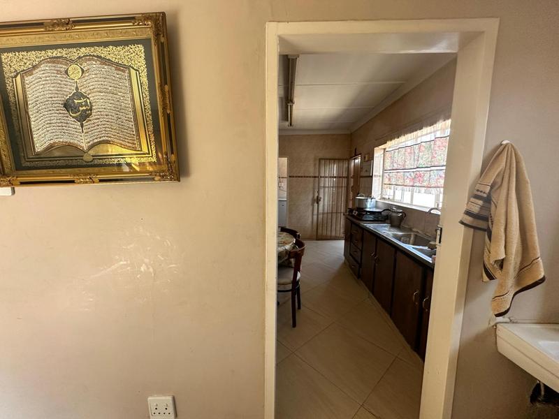 5 Bedroom Property for Sale in Erasmia Gauteng