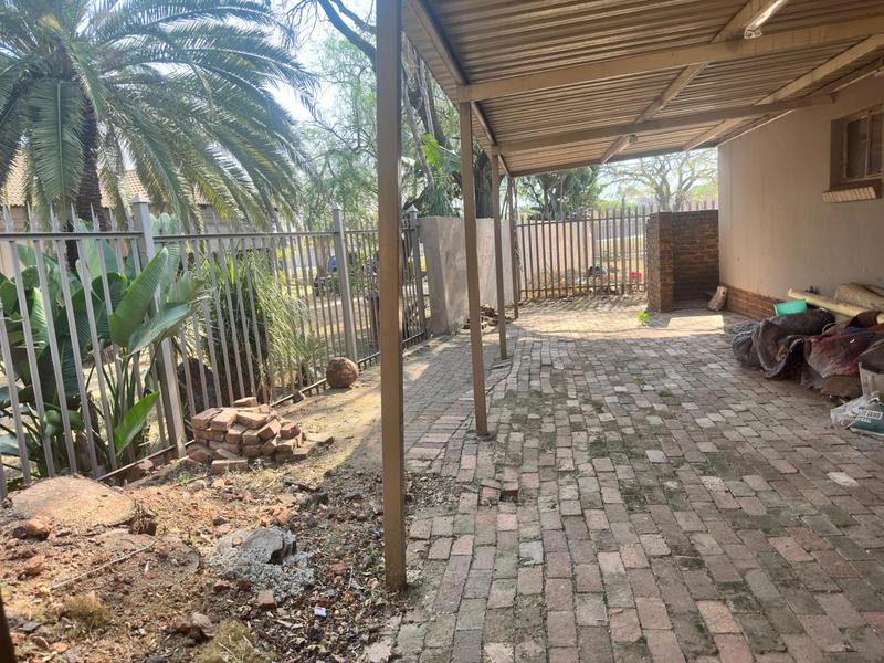 5 Bedroom Property for Sale in Erasmia Gauteng