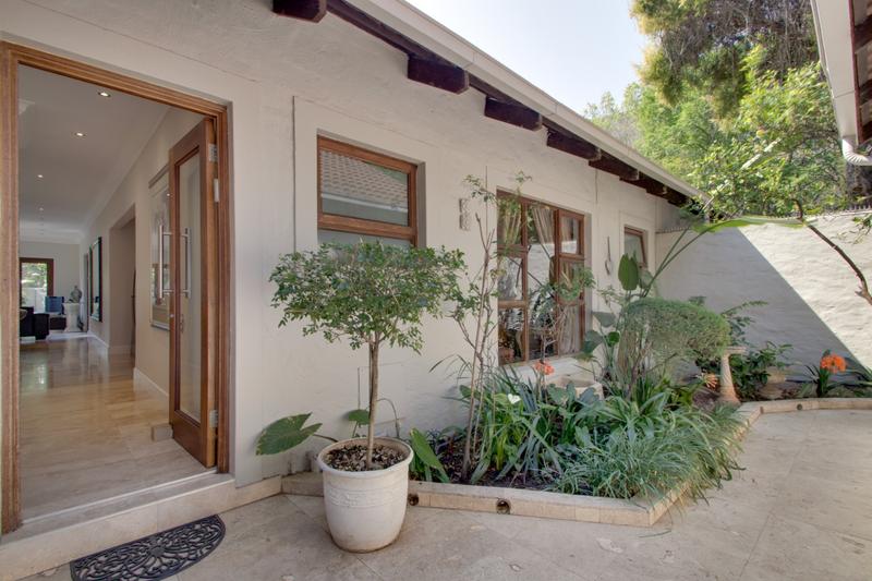 3 Bedroom Property for Sale in Sandhurst Gauteng