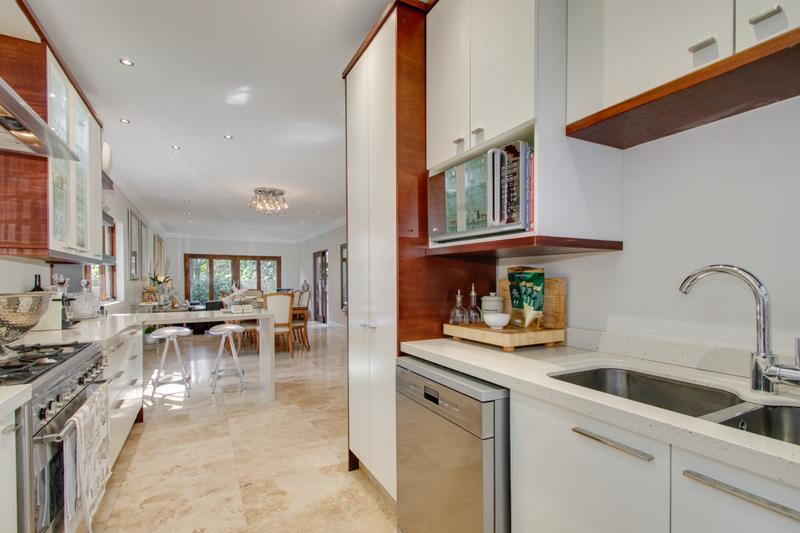 3 Bedroom Property for Sale in Sandhurst Gauteng
