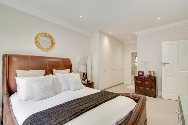 3 Bedroom Property for Sale in Sandhurst Gauteng