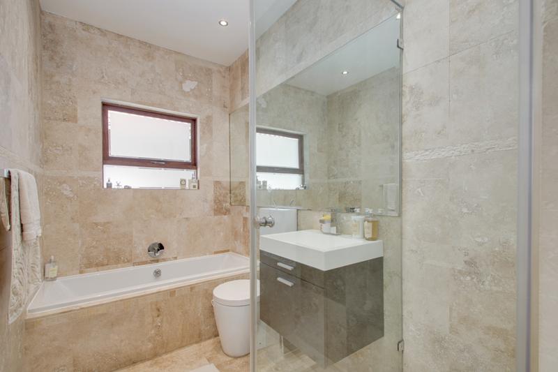 3 Bedroom Property for Sale in Sandhurst Gauteng