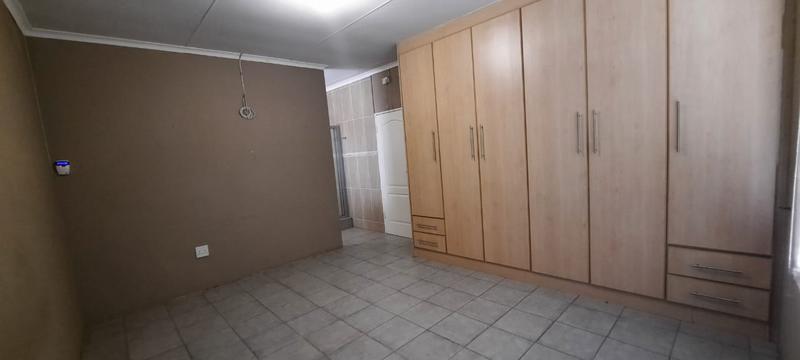 To Let 3 Bedroom Property for Rent in Hillshaven Gauteng