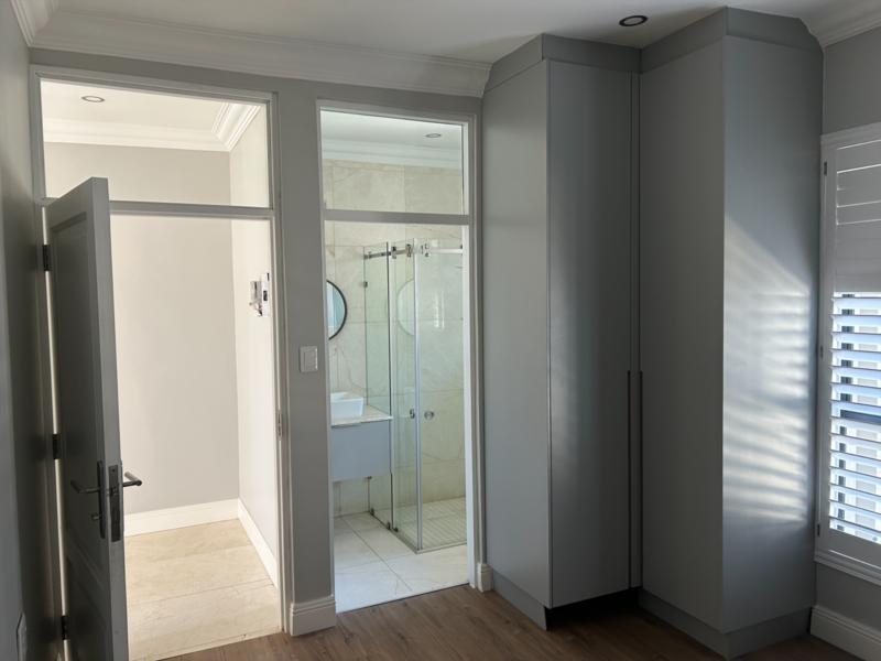 1 Bedroom Property for Sale in Bryanston Gauteng