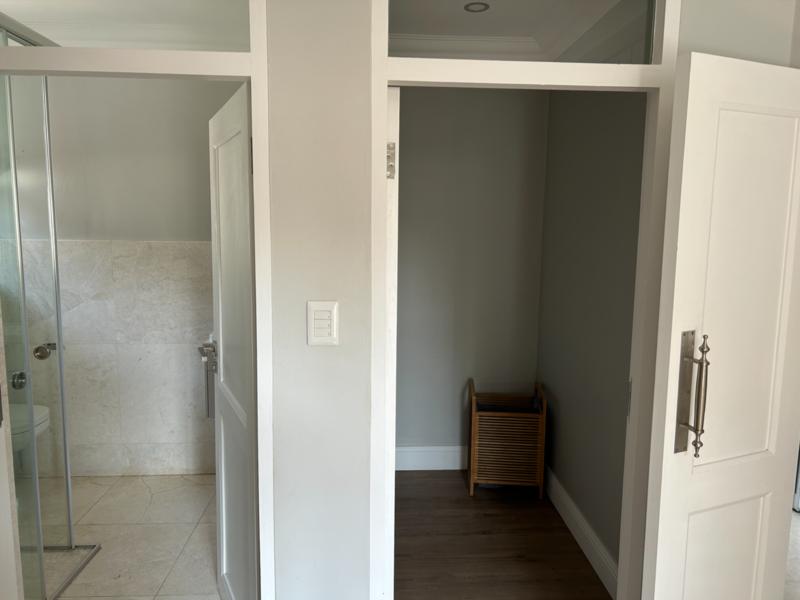 1 Bedroom Property for Sale in Bryanston Gauteng