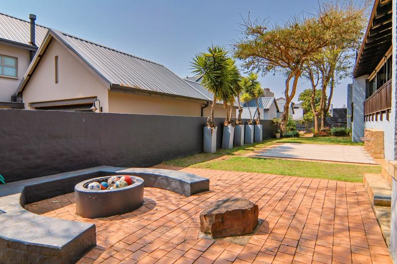 To Let 4 Bedroom Property for Rent in Copperleaf Estate Gauteng