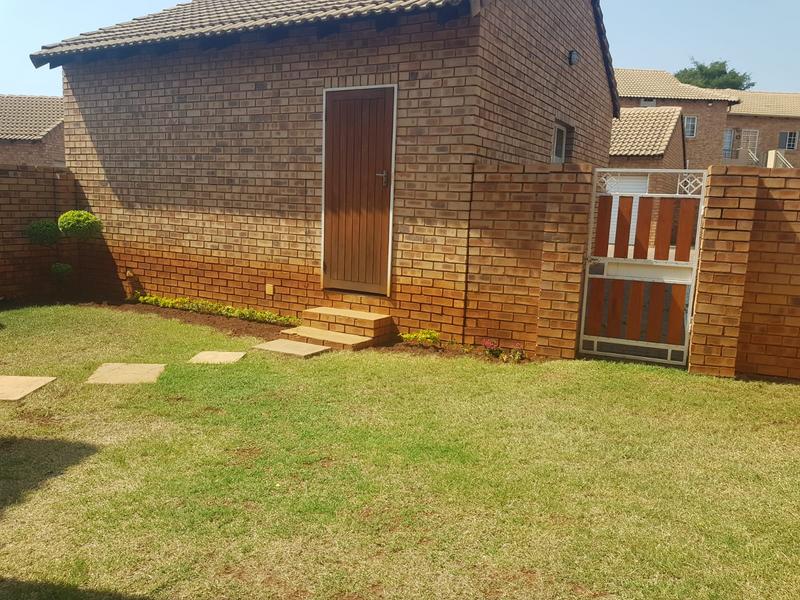 To Let 2 Bedroom Property for Rent in Equestria Gauteng