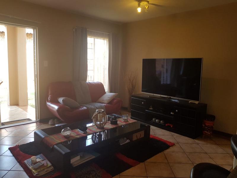 To Let 2 Bedroom Property for Rent in Equestria Gauteng