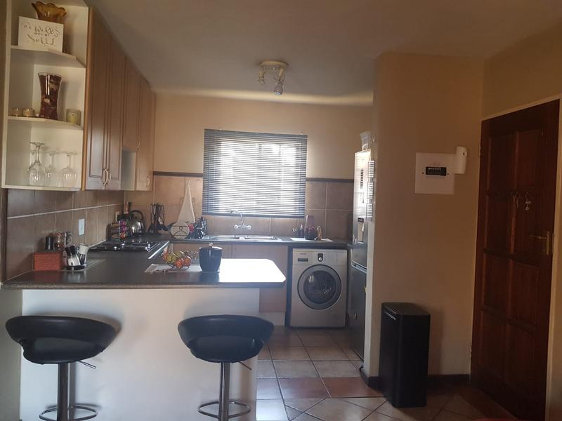 To Let 2 Bedroom Property for Rent in Equestria Gauteng