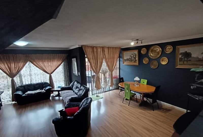 3 Bedroom Property for Sale in Flora Gardens Gauteng