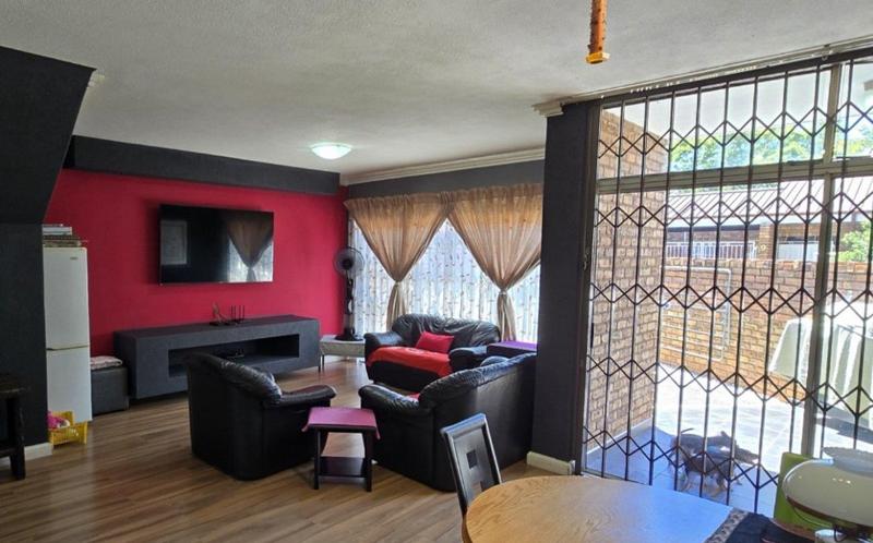 3 Bedroom Property for Sale in Flora Gardens Gauteng
