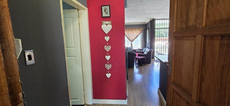 3 Bedroom Property for Sale in Flora Gardens Gauteng