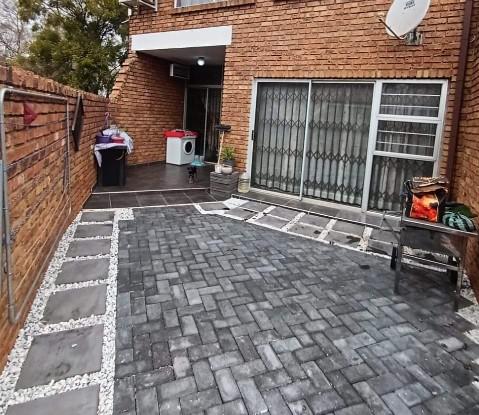 3 Bedroom Property for Sale in Flora Gardens Gauteng