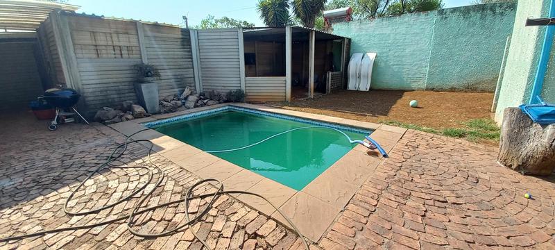 3 Bedroom Property for Sale in Vanderbijlpark CW Gauteng