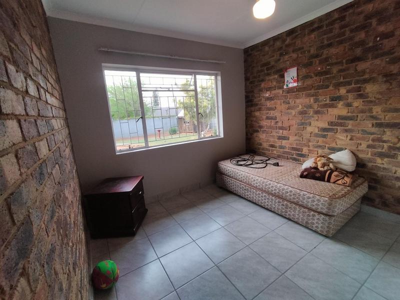 3 Bedroom Property for Sale in Rooihuiskraal Gauteng