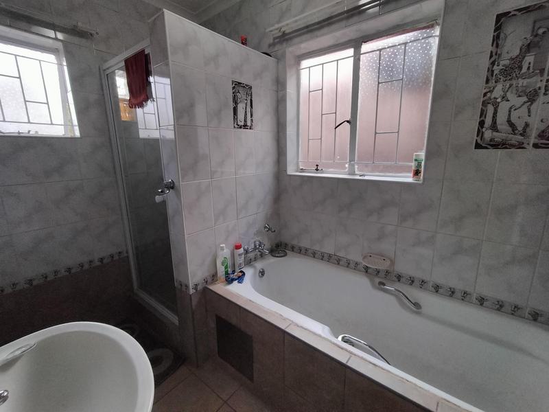 3 Bedroom Property for Sale in Rooihuiskraal Gauteng