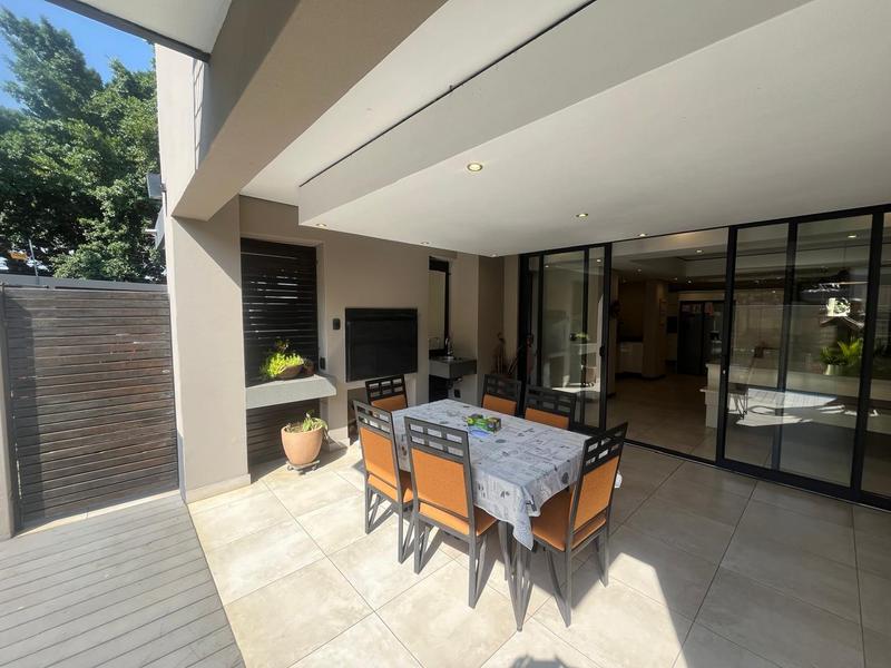 To Let 4 Bedroom Property for Rent in Waterkloof Ridge Gauteng