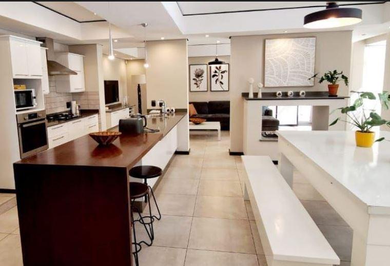 To Let 4 Bedroom Property for Rent in Waterkloof Ridge Gauteng