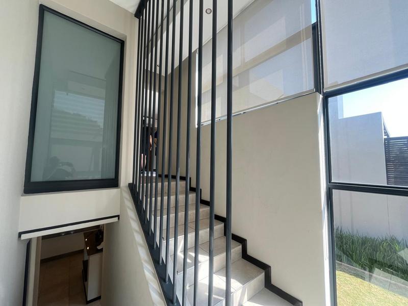 To Let 4 Bedroom Property for Rent in Waterkloof Ridge Gauteng