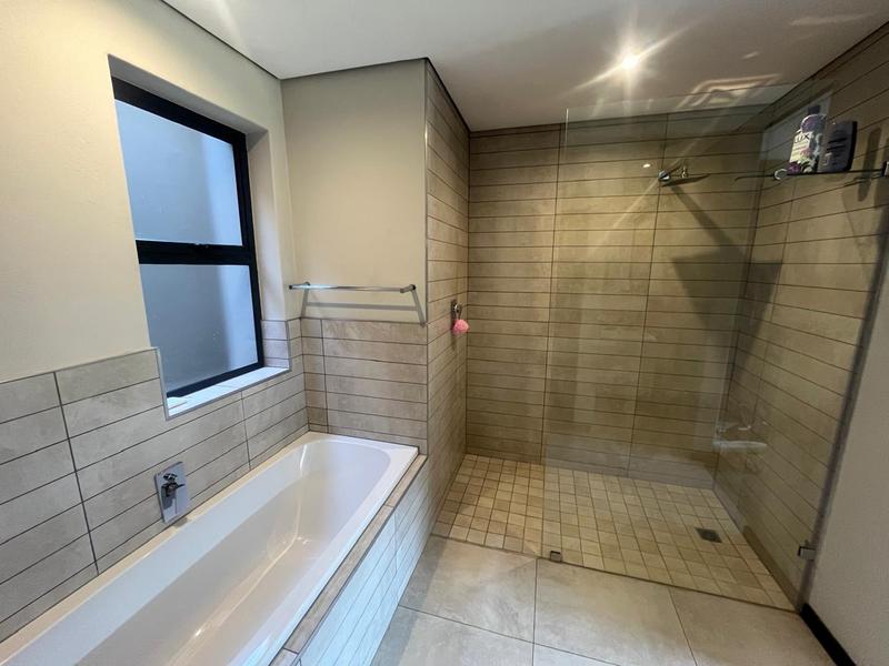 To Let 4 Bedroom Property for Rent in Waterkloof Ridge Gauteng