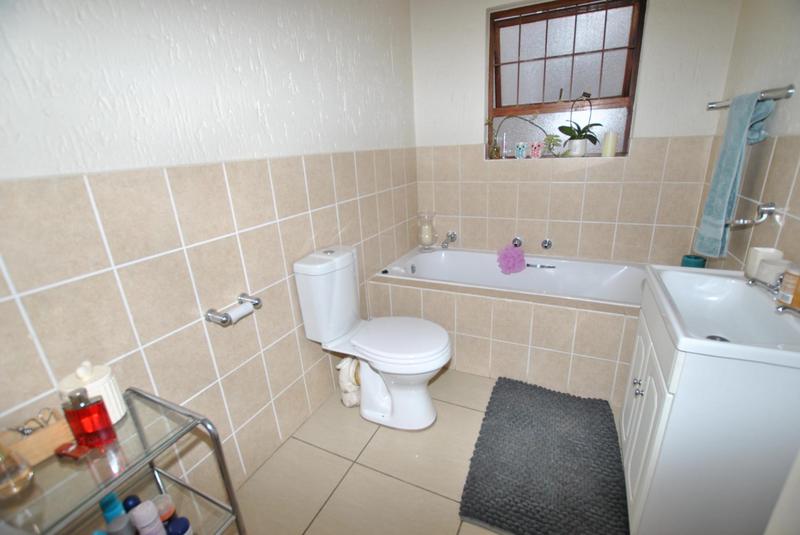 To Let 2 Bedroom Property for Rent in Paulshof Gauteng
