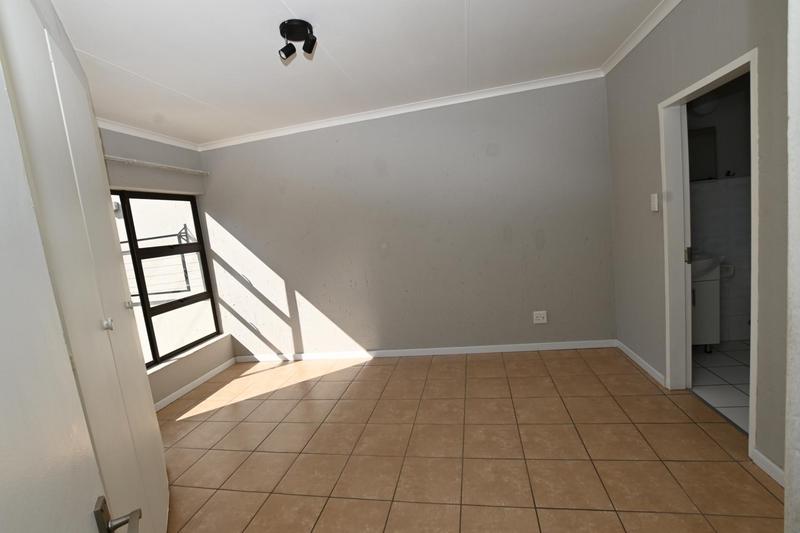 1 Bedroom Property for Sale in Paulshof Gauteng