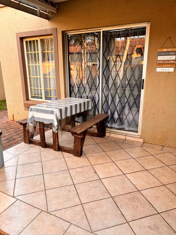 2 Bedroom Property for Sale in Annlin Gauteng