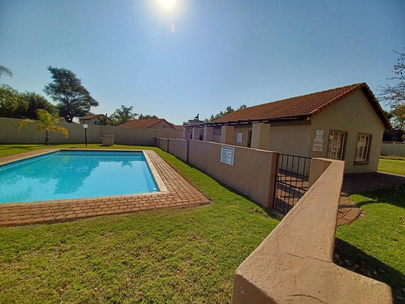 2 Bedroom Property for Sale in Annlin Gauteng