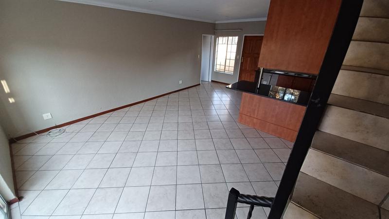 2 Bedroom Property for Sale in Annlin Gauteng