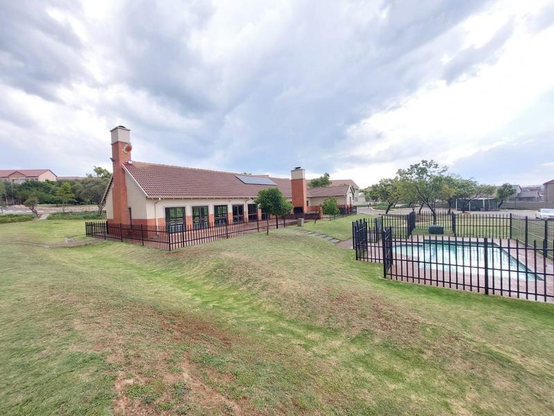 To Let 2 Bedroom Property for Rent in Summerfields Estate Gauteng