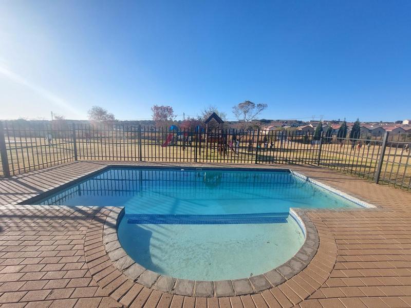 To Let 2 Bedroom Property for Rent in Summerfields Estate Gauteng