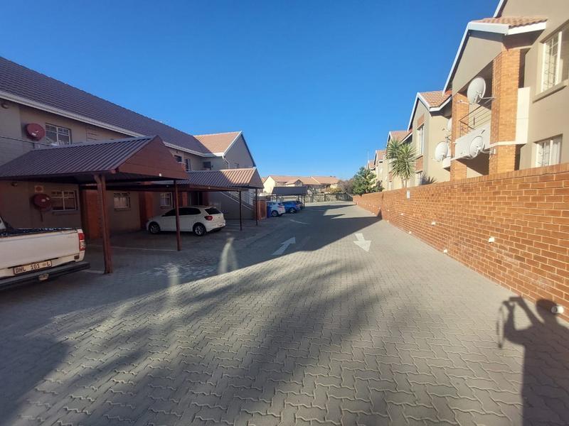 To Let 2 Bedroom Property for Rent in Summerfields Estate Gauteng