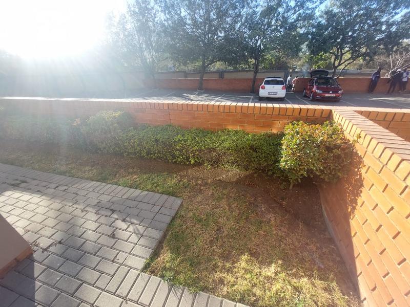 To Let 2 Bedroom Property for Rent in Summerfields Estate Gauteng
