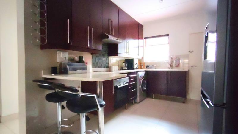 To Let 2 Bedroom Property for Rent in Greenstone Hill Gauteng