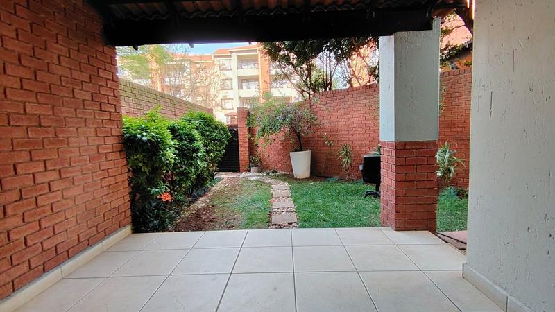 To Let 2 Bedroom Property for Rent in Greenstone Hill Gauteng