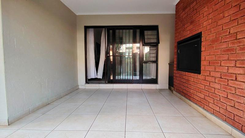 To Let 2 Bedroom Property for Rent in Greenstone Hill Gauteng