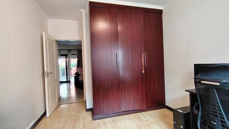 To Let 2 Bedroom Property for Rent in Greenstone Hill Gauteng