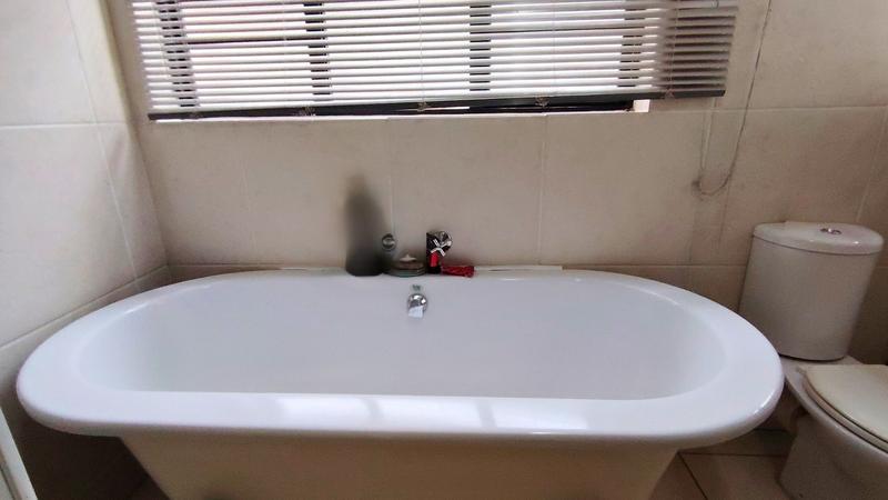 To Let 2 Bedroom Property for Rent in Greenstone Hill Gauteng