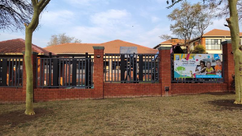 To Let 2 Bedroom Property for Rent in Greenstone Hill Gauteng