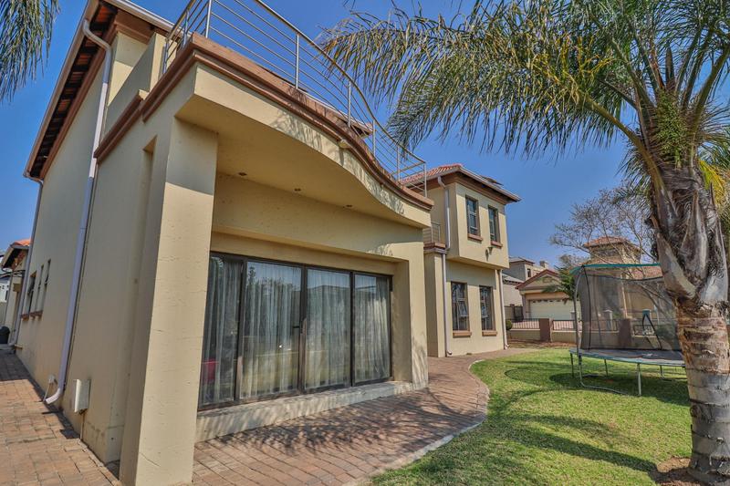 4 Bedroom Property for Sale in Blue Valley Golf Estate Gauteng