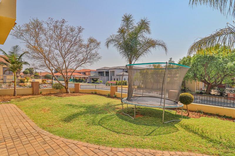 4 Bedroom Property for Sale in Blue Valley Golf Estate Gauteng